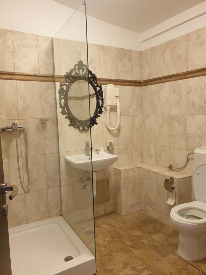 Hotel Queen Bükreş Dış mekan fotoğraf